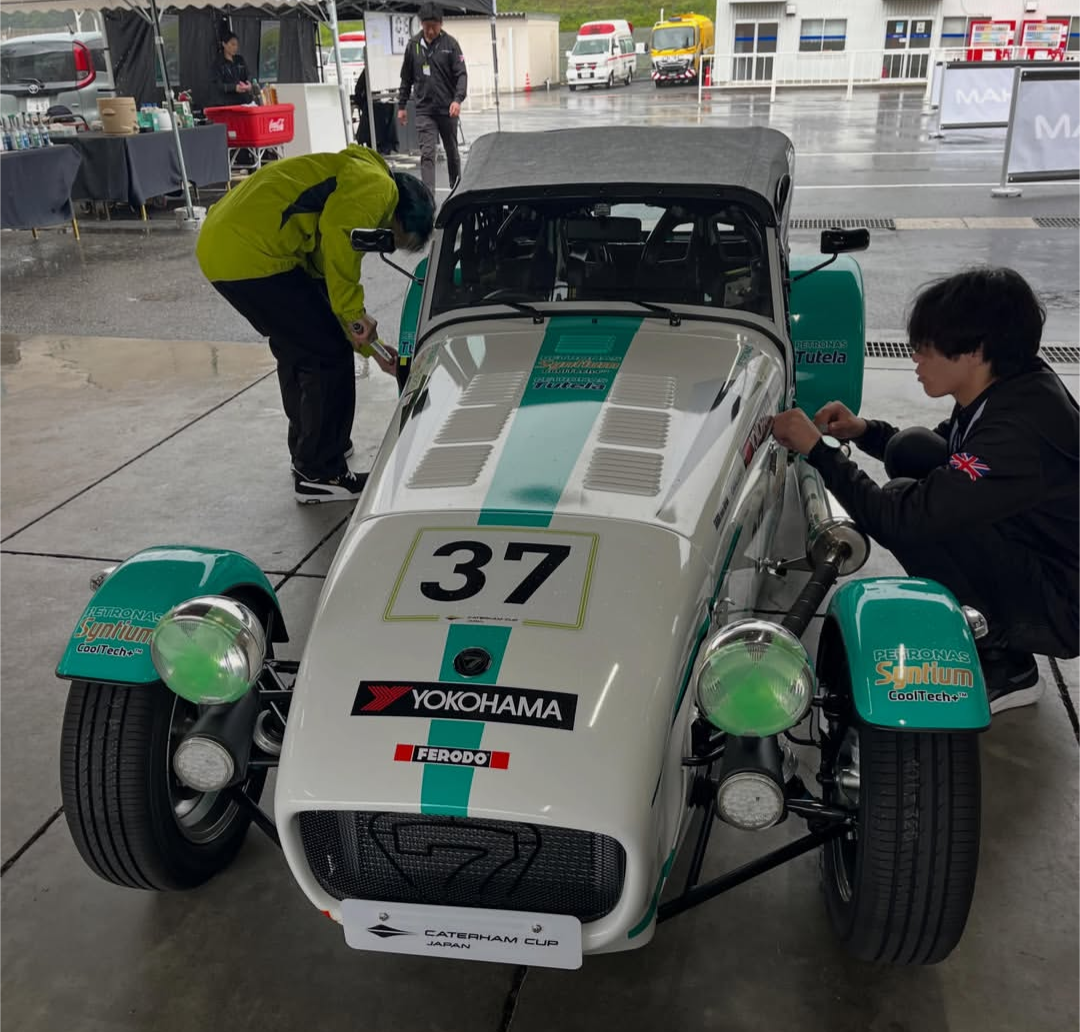 CATERHAM CUP JAPAN 参戦車両 #37（FERODOブレーキパッド採用）
